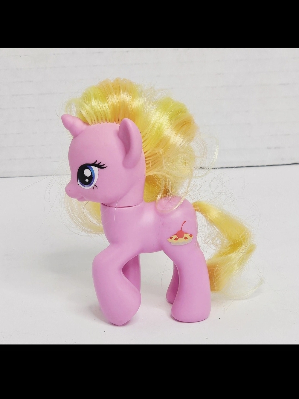 G4 Cherry Pie My Little Pony Friendship is Magic Loose 2010 Hasbro